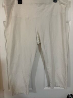 Nearly Nude 2x 20/22 white shape wear or capris thicker material cotton spandex